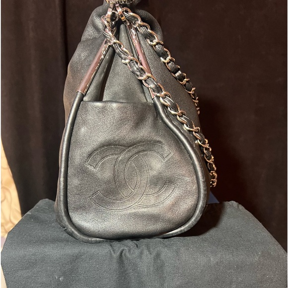 CHANEL PURSE - Picture 2 of 12